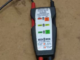 5009 SQUARE D Voltage Tester Cat #3