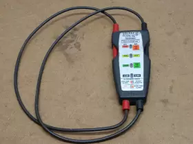 5009 SQUARE D Voltage Tester Cat