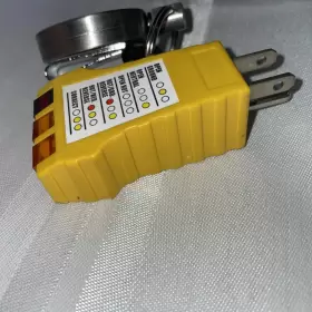 SMP-HER-258 STEREN Vac Grounding Outlet Tester Light #2