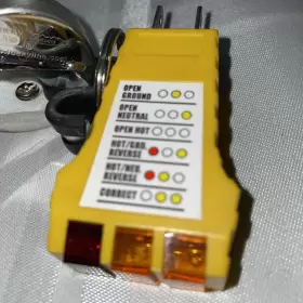 SMP-HER-258 STEREN Vac Grounding Outlet Tester Light