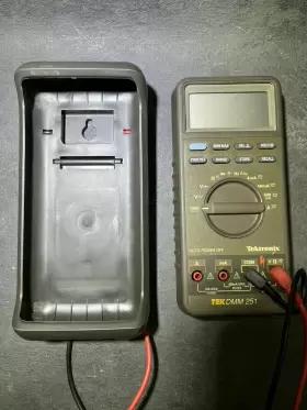 DMM251 TEKTRONIX Tek Dmm Handheld Digital Multimeter Great