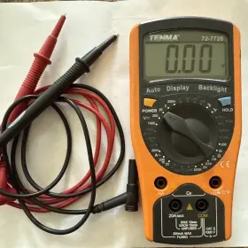 72-7725 TENMA Digital Multimeter