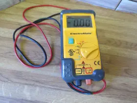 DM200 UEI Electromate Digital Multimeter Great Battery