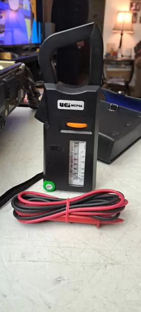 MO128879C UEI Enterprises Clamp Multimeter