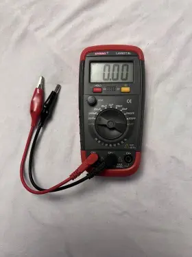 UA6013L UYIGAO Digital Capacitance Meter Hold Function Iec