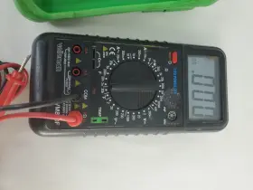 8484 VELLEMAN Handheld Digital Multimeter Dmm Temperature Hfe #3
