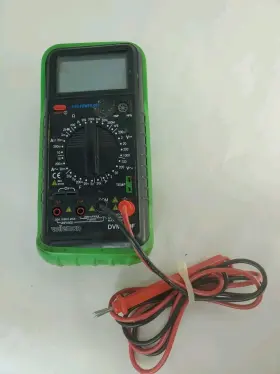 8484 VELLEMAN Handheld Digital Multimeter Dmm Temperature Hfe