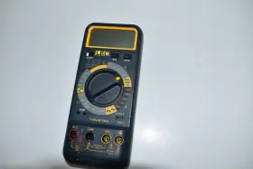 23XT WAVETEK Multimeter