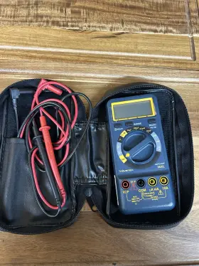35XL WAVETEK Digits Autoranging Handheld Multimeter